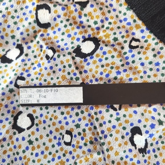 NWT Twinkle By Wenlan 100% Silk Animal Print Long Sleeve Sweater, Size M - Picture 5 of 8